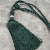 Kép 1/3 - susane-egy-bojtos-fuggonyelkoto-zold-74-cm