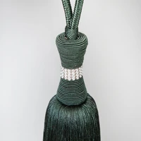 Kép 2/3 - susane-egy-bojtos-fuggonyelkoto-zold-74-cm-kozeli