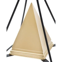 Kép 4/7 - Arany piramis fém priamis kerettel arany 15x15x21 cm 2