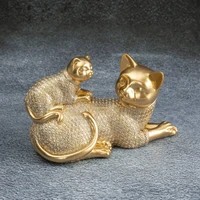 Kép 2/3 - Haris macskás figura Arany 19x9x12 cm 1