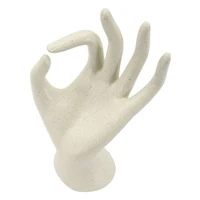 Kép 8/8 - Kő kéz figura ok krémszín 14x10x24 cm 5