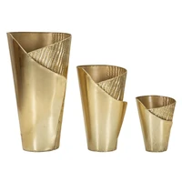 Kép 3/8 - Tris váza fémből 3 db-os szett arany 39x42x75-32x32x55-25x25x35 cm 1
