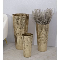 Kép 6/7 - Tris váza fémből 3 db-os szett arany ø 41x39x83-32x31x67-23x25x49 cm