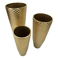 Kép 3/8 - Tris váza fémből 3 db-os szett arany ø 48x110-40x93-33x77 cm