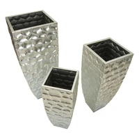 Kép 4/9 - Tris váza fémből 3 db-os szett ezüst ø 38,1x90,8-30,5x75,6-24,8x62,2 cm
