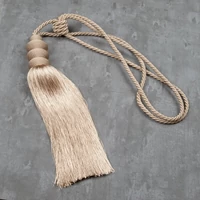 Kép 1/3 - daga-egy-bojtos-fuggonyelkoto-pezsgo-hs386857