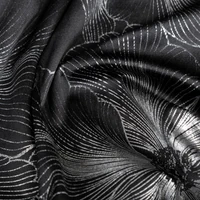 Kép 5/11 - stella-barsony-sotetito-fuggony-fekete-ezust-140x250-cm-gyurt-anyag