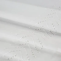 Kép 6/6 - Ines hímzett asztalterítő Krémszín 160x300 cm 5