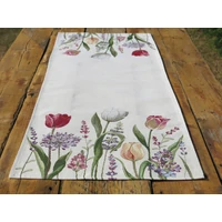 Kép 2/3 - Tavaszi tulipánmező gobelin asztali futó 44x140 cm 1