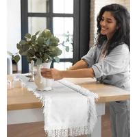 Kép 5/5 - Tina prémium terítő bolyhos rojtokkal Fehér 180 cm 4