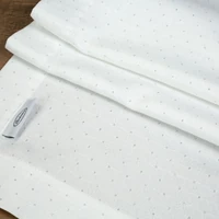 Kép 3/10 - ellen-lurex-asztalterito-feher-ezust-40-x-180-cm-hs391226 4