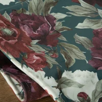 Kép 6/6 - feher-bordo-viragmintas-barsony-asztali-futo-35-x-140-cm-kozeli-anyag