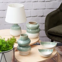 Kép 5/6 - liana-keramia-vaza-kremszin-menta-17-x-17-x-23-cm-hangulatkep-1
