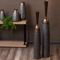 Kép 5/6 - morena-keramia-vaza-acelszurke-bronz-14-x-14-x-26-cm-hangulatkep-1