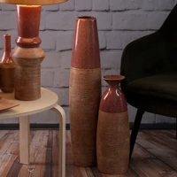 Kép 4/5 - elda-keramia-vaza-piros-vilagosbarna-16-x-16-x-48-cm-hangulatkep