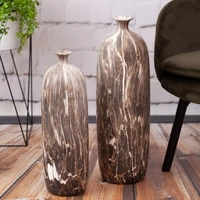 Kép 4/4 - marika-keramia-vaza-barna-13-x-13-x-52-cm-hangulatkep