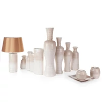 Kép 3/4 - edna-keramia-vaza-kremszin-12-x-6-x-31-cm-kollekcio