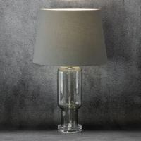 Kép 2/4 - lila-asztali-lampa-szurke-32-x-40-x-66-cm-felkapcsolva