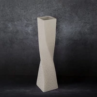 Kép 2/3 - riso2-keramia-vaza-kremszin-9-x-9-x-39-cm-hs5622 1