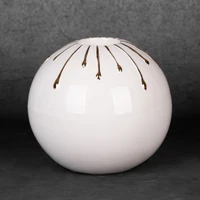 Kép 2/5 - luis-03-dekorativ-gyertyatarto-feher-arany-15-x-15-x-13-cm-hs401855 1
