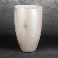 Kép 2/4 - cardo-uveg-vaza-kremszin-bezs-25-x-25-x-40-cm-hatterrel