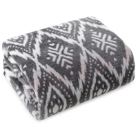 Kép 3/3 - puha-pamut-akril-takaro-boho-stilusu-mintaval-feher-acelszurke-150-x-200-cm-hajtogatott
