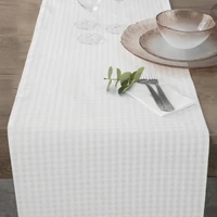 Kép 2/2 - karacsonyi-asztalterito-kockas-jacquard-anyagbol-ezust-szallal-ezust-40-x-140-cm-hangulatkep