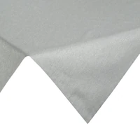 Kép 3/3 - egyszinu-karacsonyi-asztalterito-fenyes-szallal-atszove-ezust-85-x-85-cm-hatter-nelkul