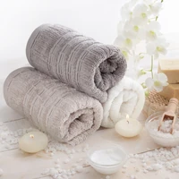 Kép 5/6 - romeo-pamut-torolkozo-feher-50-x-90-cm-hangulatkep