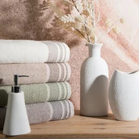 Kép 5/6 - suzana-pamut-torolkozo-jacquard-mintas-szegellyel-ezust-50-x-90-cm-hangulatkep