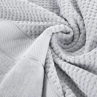 Kép 3/5 - jessi-velur-torolkozo-ezust-30-x-50-cm-gyurt-anyag