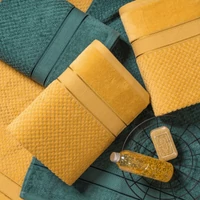 Kép 5/5 - jessi-velur-torolkozo-ezust-70-x-140-cm-3db-hs386737 4