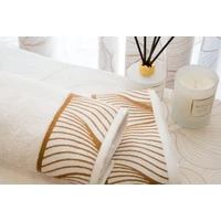 Kép 4/11 - blanca3-jacquard-torolkozo-feher-50-x-90-cm-hangulatkep-1