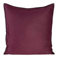 Kép 1/3 - egyszinu-parnahuzat-vaszon-szovetbol-fekete-szegellyel-burgundi-voros-45-x-45-cm