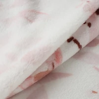 Kép 5/6 - powdery-pluss-takaro-viragmintaval-feher-rozsaszin-150-x-200-cm-gyurt-anyag