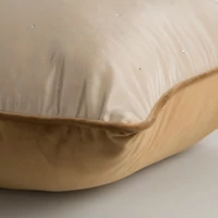 Kép 3/3 - clara-exkluziv-parnahuzat-bezs-30-x-50-cm-kozeli-anyag