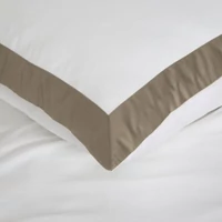 Kép 2/7 - laura-agynemuhuzat-kontrasztos-szegellyel-feher-220-x-200-cm-70-x-80-cm-2db-hs436123 6