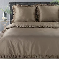 Kép 1/5 - reina23-fodrokkal-diszitett-pamut-szaten-agynemuhuzat-vilagosbarna-160-x-200-cm-70-x-80-cm-2db-hs440045