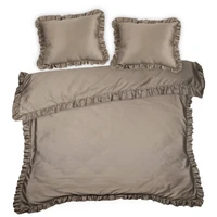 Kép 2/5 - reina23-fodrokkal-diszitett-pamut-szaten-agynemuhuzat-vilagosbarna-160-x-200-cm-70-x-80-cm-2db-hs440045 1