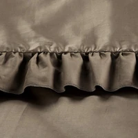 Kép 3/5 - reina23-fodrokkal-diszitett-pamut-szaten-agynemuhuzat-vilagosbarna-160-x-200-cm-70-x-80-cm-2db-hs440045 2