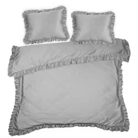 Kép 2/5 - reina23-fodrokkal-diszitett-pamut-szaten-agynemuhuzat-vilagosszurke-220-x-200-cm-70-x-80-cm-2db-hs440049 1
