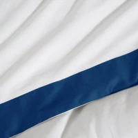 Kép 7/7 - Reina25 pamut-szatén ágyneműhuzat kontrasztos szegéllyel Fehér/gránátkék 160x200 cm - 70x80 cm 2db
