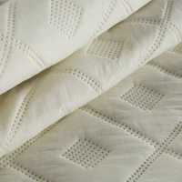 Kép 5/5 - Alara6 mikroszálas ágytakaró Krémszín 200x220 cm 4