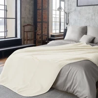 Kép 3/7 - Clara1 Pierre Cardin takaró Krémszín 220x240 cm