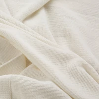 Kép 6/6 - Emi, takaró puha zsenília anyagból Krémszín 150x180 cm 5