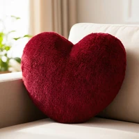 Kép 3/3 - Heart szív alakú plüss párnahuzat Piros 45x45 cm 2