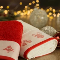 Kép 5/7 - noel-feher-karacsonyi-torolkozo-jacquard-szegellyel-feher-70-x-140-cm-hangulatkep