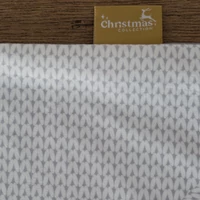 Kép 5/5 - noel-barsonyos-felszinu-karacsonyi-asztalterito-piros-85-x-85-cm-hs431355 4