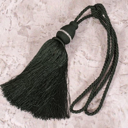 anita-egy-bojtos-fuggonyelkoto-zold-75-cm