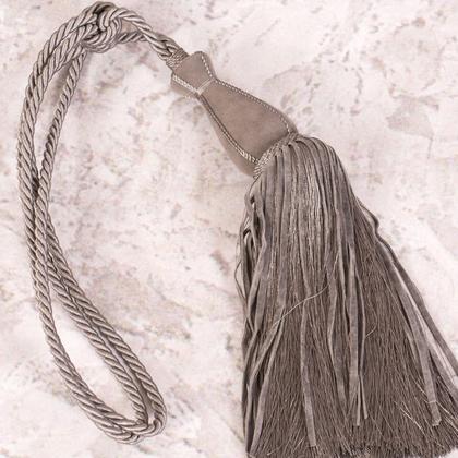 alisa-egy-bojtos-fuggonyelkoto-acelszurke-80-cm